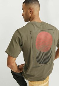 R.D.D. ROYAL DENIM DIVISION T-shirt print - dusky green