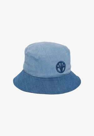 Tofarvet blå denim bucket hat med et rundt broderet logo på forsiden.
