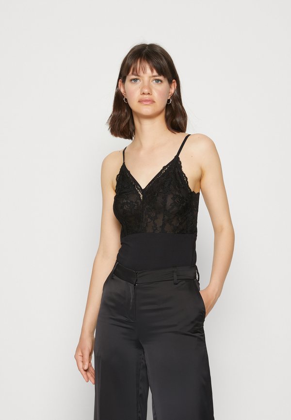 PCNICHELLE STRAP TOP - Top