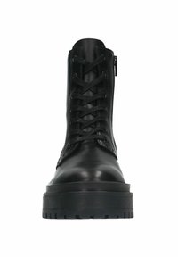 Bottines en cuir noir avec des orteils ronds, un laçage à l'avant et une fermeture éclair sur le côté. Semelles en caoutchouc épais et texturé avec un motif de bande de roulement.