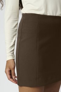 Soaked in Luxury CORINNE SHORT  - Minihame - hot fudge