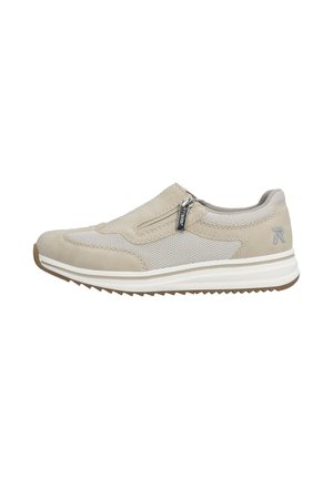 Beige slip-on sneaker med sidelås, meshpaneler, tyk hvid sål og rillumineret brun ydersål til afslappet brug.