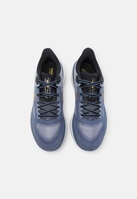 Nike Performance VOMERO 17 - Hardloopschoenen voor op de weg - diffused blue/metallic gold/ashen slate/white/black