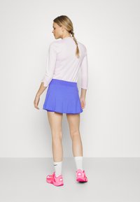 Nike Performance FLOUNCY - Saia desportiva - sapphire/white