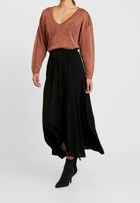 EDITED Sweter