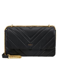 Musta nahkainen olkalaukku, jossa on tikattu saalauskuvio, kultaketjuolkaintaja etu läppä. Etupuolella on kohokuvioitu logo.