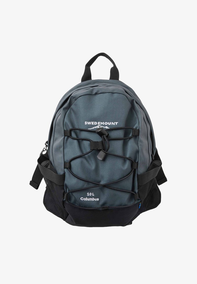 Kompaktný sivý a čierny 10L batoh s prednými gumovými šnúrami, sieťkovými bočnými vreckami, horným držadlom a značkou "Swedemount".