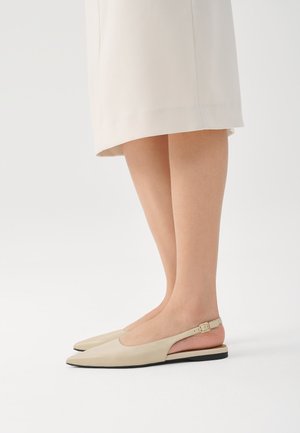 HERMINE - Ballerina med reim - cream