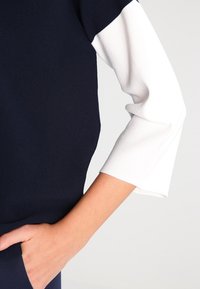 KIOMI Stickad tröja - dark blue