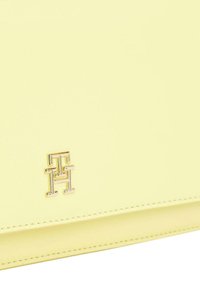 Tommy Hilfiger REFINED  - Borsa a tracolla - giallo