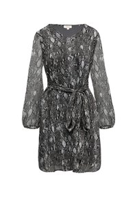 Zwart-grijze slangenprint jurk met een V-hals, lange doorschijnende mouwen, een ceintuur om de taille en een vloeiende silhouette.