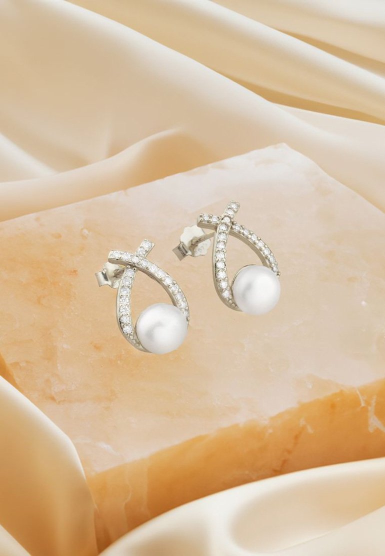 SOFIA MILANI Damen Ohrringe Aus 925er Silber Mit Geschwungenen Perlen – Elegant & Allergikergeeignet
