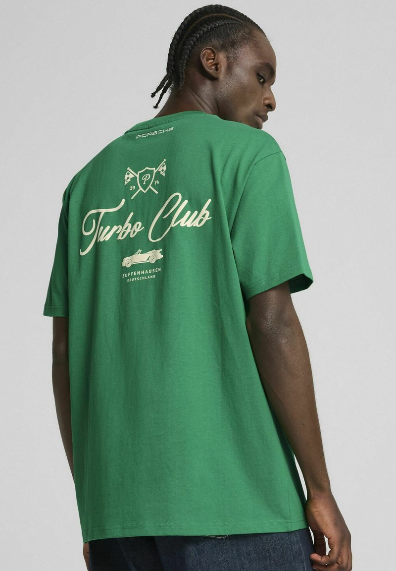 Puma - PORSCHE LEGACY LIFESTYLE GRAPHIC  - Potiskana majica - archive green, Povečajte