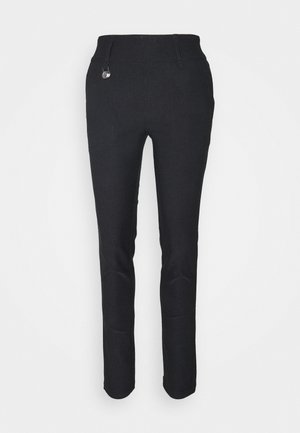 Zwarte slim-fit broek met een hoge tailleband en een kleine zilveren knoop aan de rechterkant.