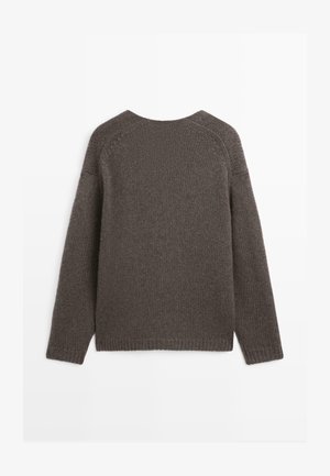 Ciemnoszary dzianinowy sweter z długim rękawem, okrągłym dekoltem oraz ściągaczami na mankietach i u dołu, pokazany od tyłu.