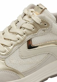 Tamaris Sneaker low - ivory gold