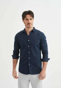 Non sélectionné, marine