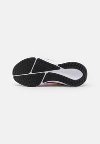 Nike Performance VOMERO 17 - Scarpe da corsa su strada - hyper violet/black/white/laser orange