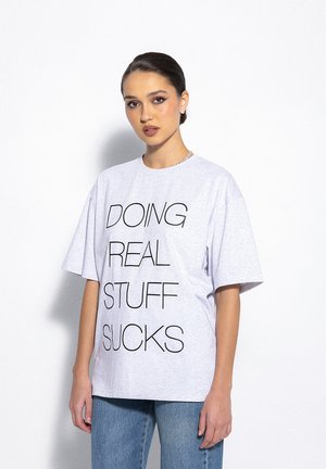 - T-shirt z nadrukiem