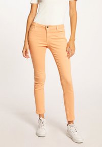 Morgan PETRA - Vaqueros slim fit - light orange