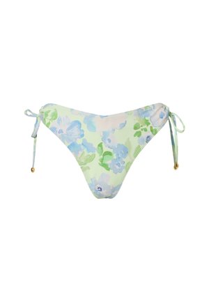 Bas de bikini vert clair avec motif floral bleu et blanc et liens latéraux ornés de perles dorées.