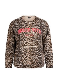 Dlhý sveter s leopardím vzorom a červeným nápisom "DOLCE VITA EST. 1995" na prednej strane, s okrúhlym výstrihom.