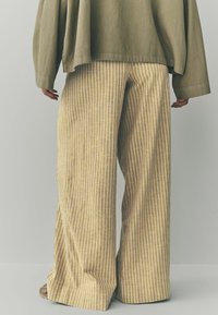 Next EMROIDERED  - Tygbyxor - sage green