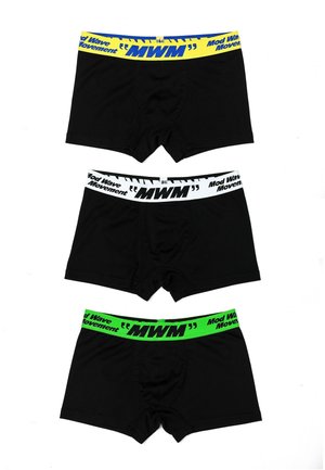 Tres calzoncillos bóxer negros con cinturillas en amarillo, blanco y verde, cada uno con el texto "Mod Wave Movement 'MWM'".