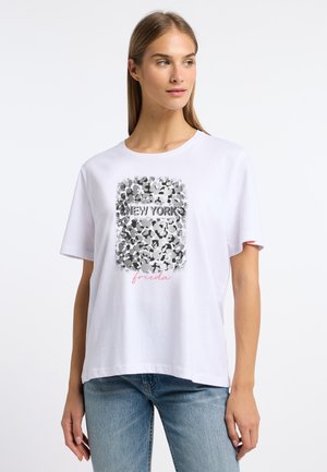 Witte katoenen T-shirt met korte mouwen, met een zwart en grijs grafisch ontwerp met de tekst "NEW YORK" en een roze accent.