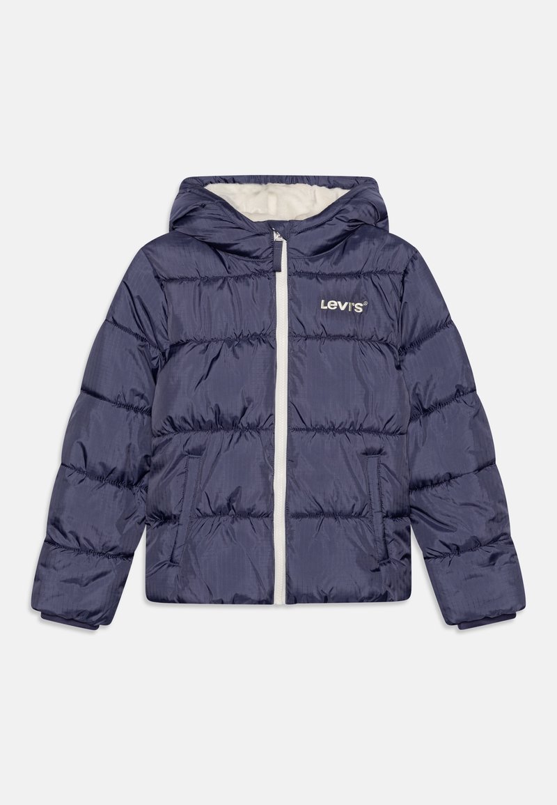 Veste matelassée bleu marine avec capuche, fermeture éclair blanche, deux poches avant et logo "Levi's" sur la poitrine gauche.