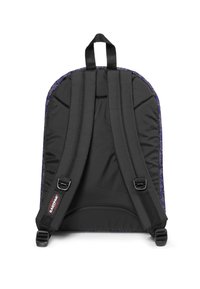 Zaino nero con schienale imbottito e spallacci regolabili, caratterizzato da un colorato motivo floreale viola lungo il bordo superiore.