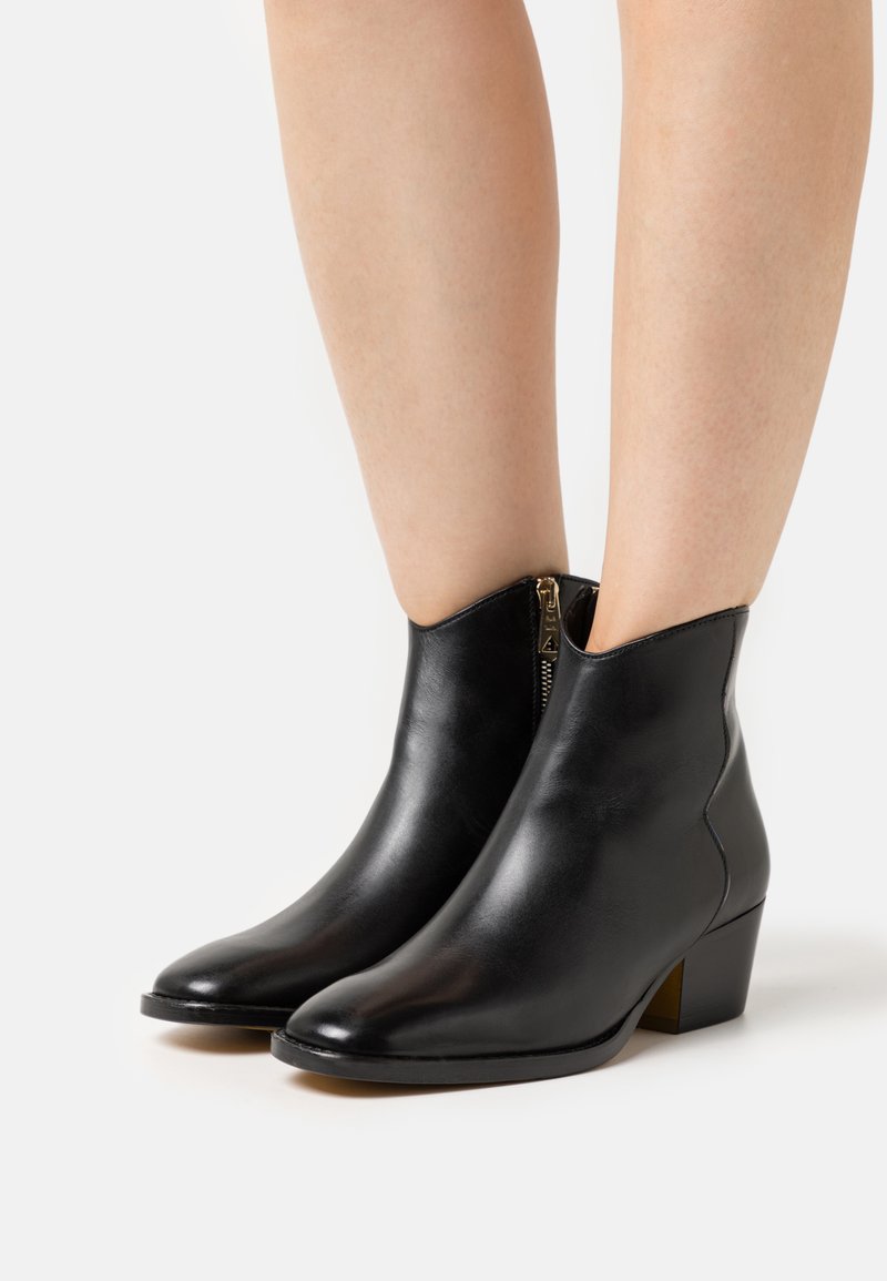 paul smith leather chelsea boots