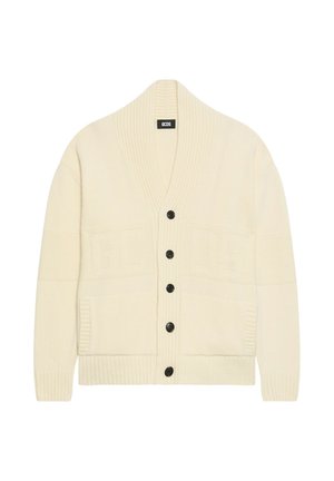 Cardigan lavorato a maglia color crema con bottoni neri, collo sciallato a coste, sottili lettere GCDS in rilievo e due tasche frontali.