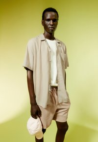 ARMEDANGELS LOVAAR LINO - Overhemd - sand stone