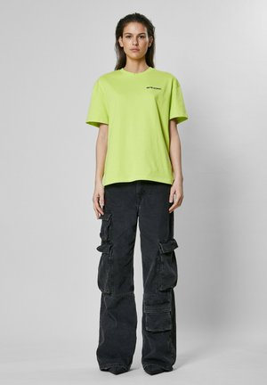 W-ESSENTIAL - Apdrukāts T-krekls - lime