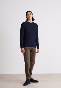 Tommy Hilfiger CORE RWB - Nauhalliset nilkkurit - desert sky