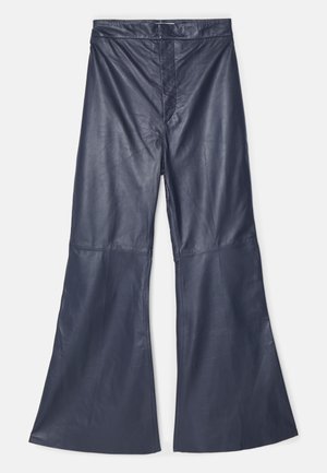 Victoria Beckham FLARED TROUSER - Kožne hlače - ink blue