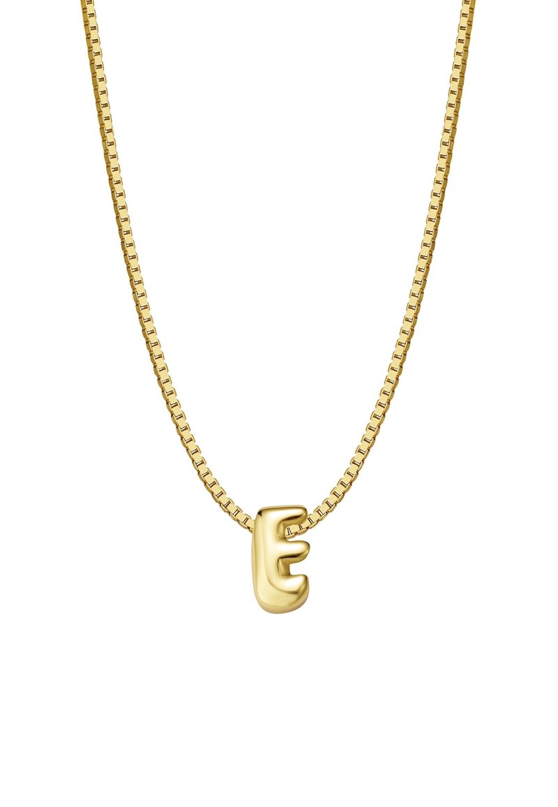 Kultaketju, jossa on litteä, linkitetyssä muodossa ja kiiltävä, kolmiulotteinen "E"-riipus. Tasainen pinta kirkkaalla metallipinnalla.