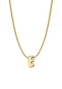 Guldkæde med en flad, linket kæde og et skinnende, tredimensionelt "E" vedhæng. Glat tekstur med en lys metallisk finish.