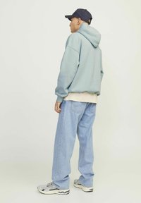 Jack & Jones JORVIBE HOOD - Mikina - gray mist