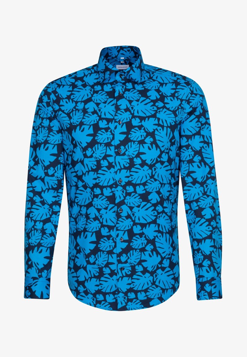 Niebieska koszula z długim rękawem na ciemnogranatowym tle, zdobiona żywym turkusowym wzorem liści. Kołnierzyk zapinany na guziki oraz guziki z przodu.
