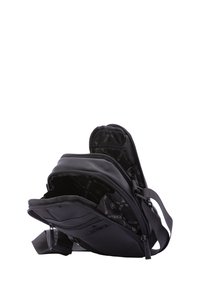 Borsa in pelle nera con più scomparti con zip e una tracolla regolabile. Presenta un interno strutturato con un motivo logo discreto.