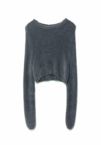 Suéter corto de manga larga borroso en gris oscuro, con cuello redondo y dobladillo ligeramente curvado.