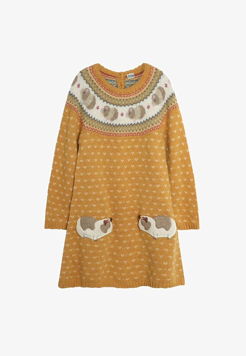 Kötött mustárszínű pulóverruha rövid ujjakkal, mintás vállrésszel és két sertés applikációval a zsebeken. Puha textúra, klasszikus kerek nyakkivágással.