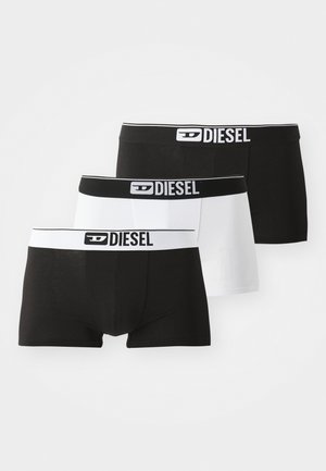 Tre par herre boxer briefs i sort og hvid bomuldsblanding, med en elastisk linning med "DIESEL" logo i kontrastfarver.