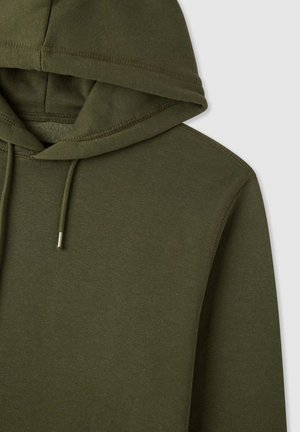Oliwkowa bluza z kapturem, wykonana z miękkiej mieszanki bawełny, z regulowanym kapturem, ściągaczami przy mankietach oraz gładką teksturą z delikatnymi detalami ściegów.