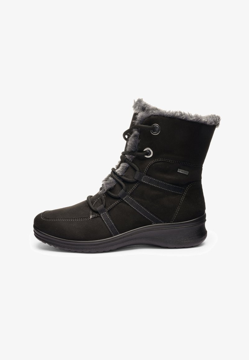 Schwarzer Winterstiefel in halber Wadenhöhe mit grauem Kunstpelzfutter, Schnürverschluss, strukturiertem Profil und wasserdichtem GORE-TEX-Label an der Seite.