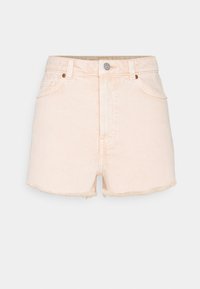 Farkkushortsit vaalean persikan värissä, joissa on revitty helma, etutaskut, nappisulku ja sileä kangas.