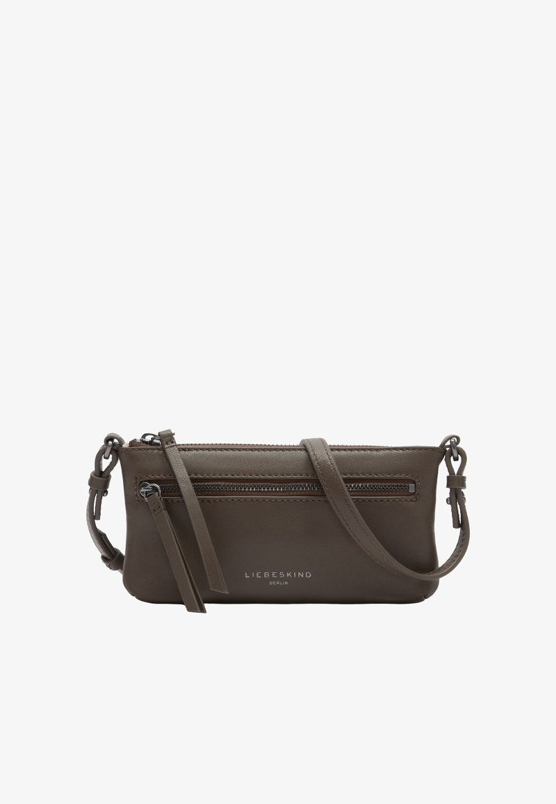 Petit sac bandoulière en cuir taupe avec poche zippée à l'avant, sangle réglable et logo "LIEBESKIND BERLIN" sur le devant.