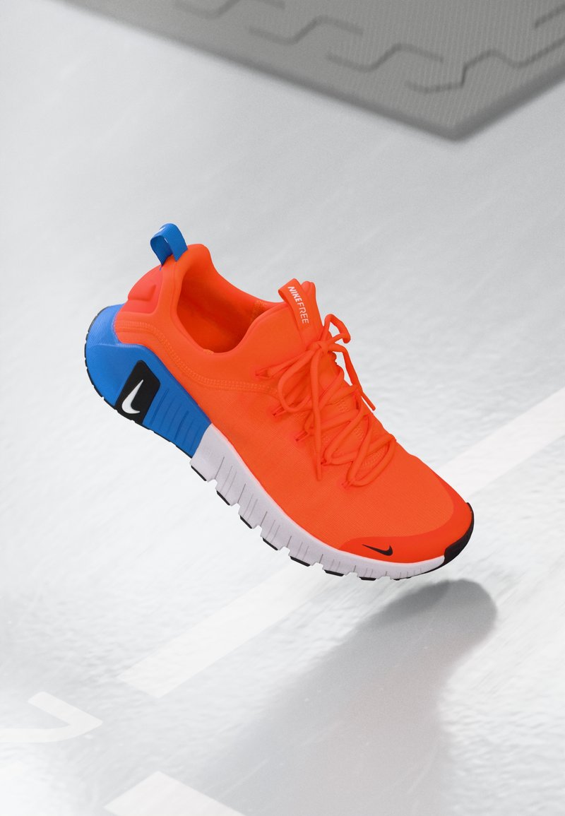 Nike Performance FREE METCON 6 - Trening copati - orange/white/blue/black